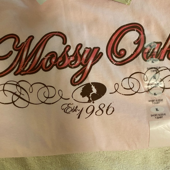 Ladies short sleeved XL pink top with Mossy Oak logo. - Picture 8 of 9